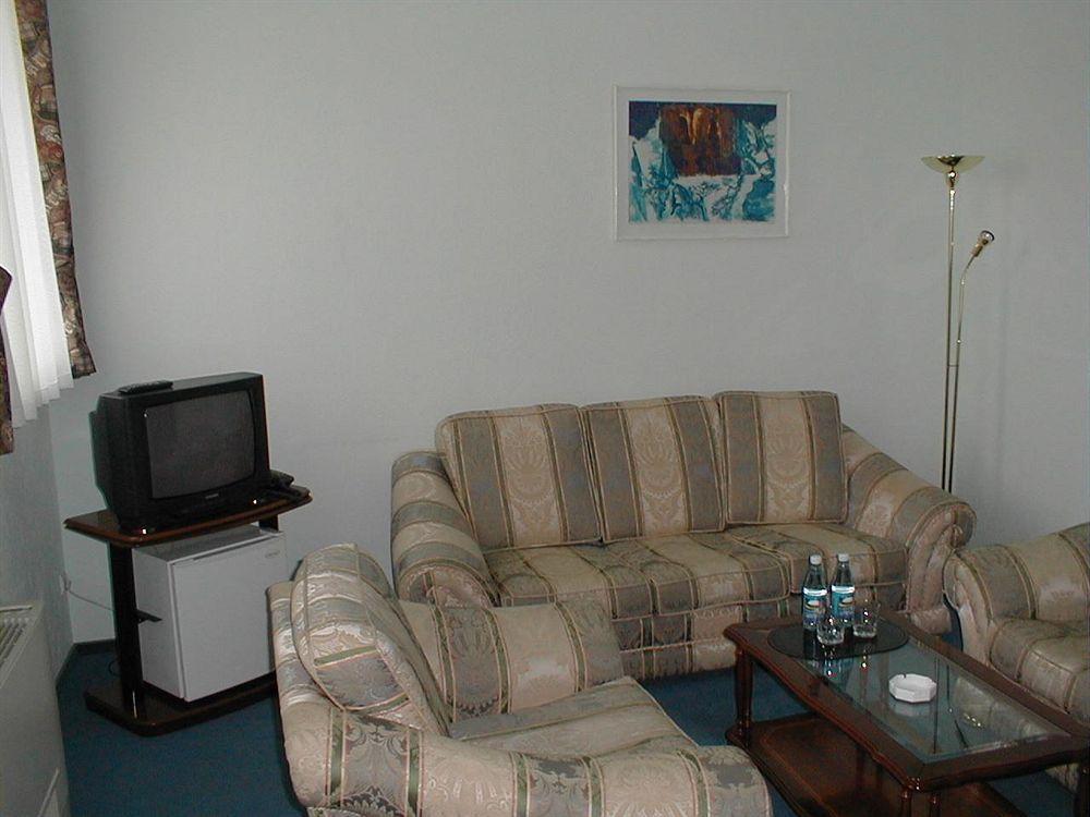 Astoria Hotel Dnipro Room photo