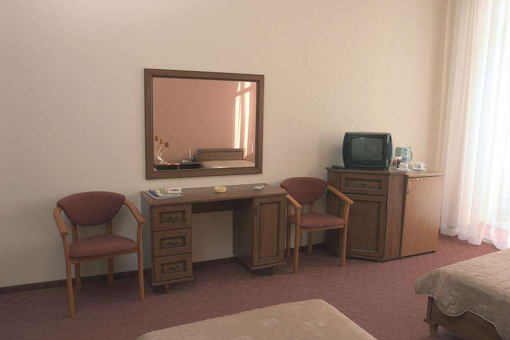 Astoria Hotel Dnipro Room photo